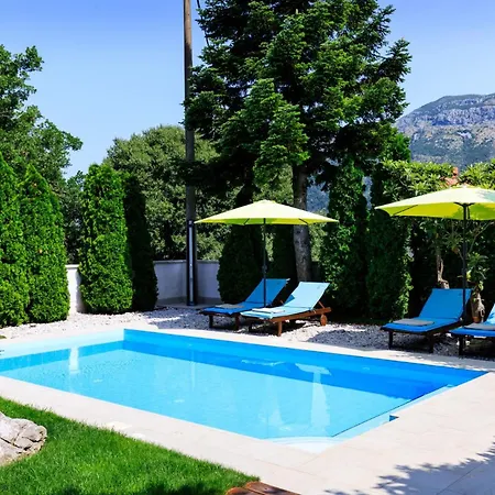 Villa Sele By Vintage Travel