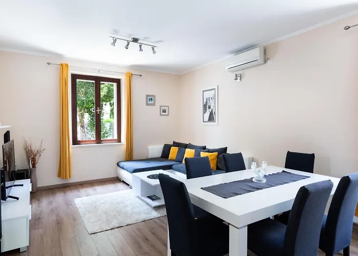 Sele By Vintage Travel