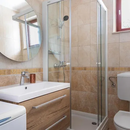 Sele By Vintage Travel *