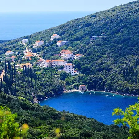 Sele By Vintage Travel *