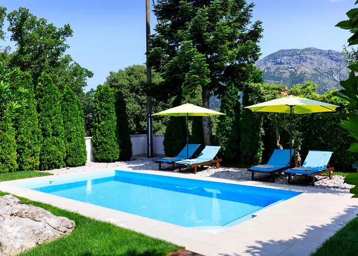 Villa Sele By Vintage Travel