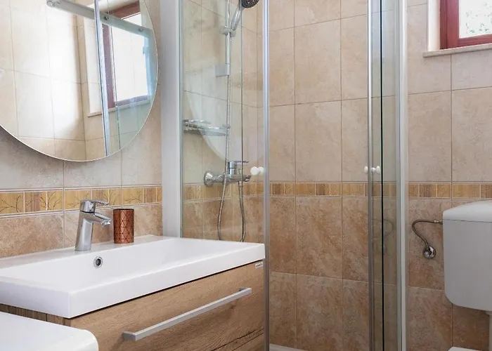 Sele By Vintage Travel *